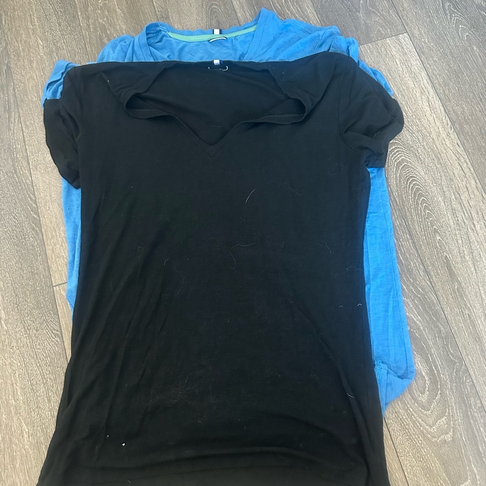 Kit and Ace Black and Blue Short Sleeve V-Neck Tees - Set of 2 - Size Medium